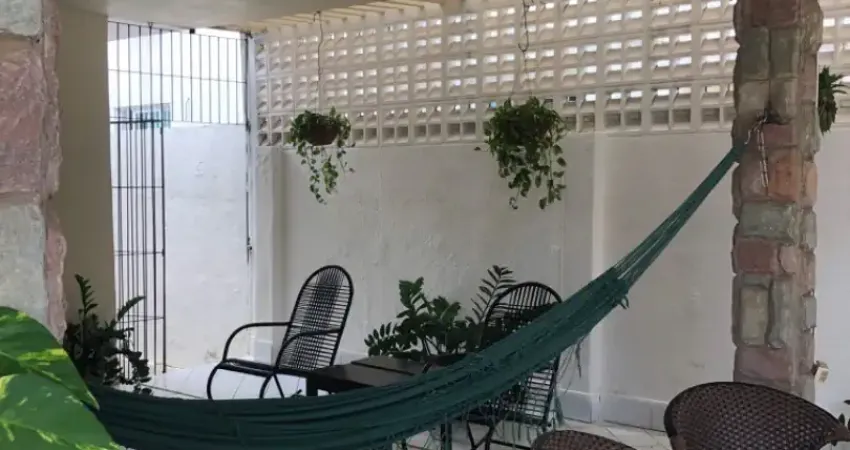 Casa com 3 quartos à venda na Rua Elvira Cavalcante da Silva, Jardim Cidade Universitária, João Pessoa