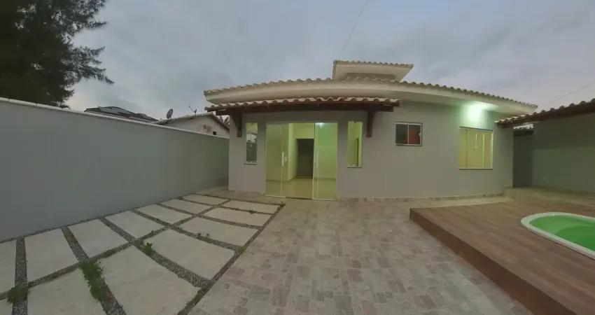 Belíssima casa com área externa ampla no condomínio verão vermelho!!!!!!