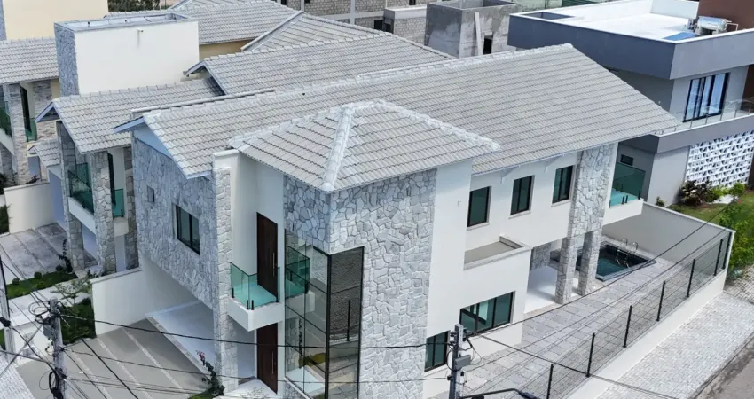 Casa duplex, nova, com 246,75m2, excelente lote de esquina, fino acabamento, lazer privativo com piscina, lazer completo no condomínio!