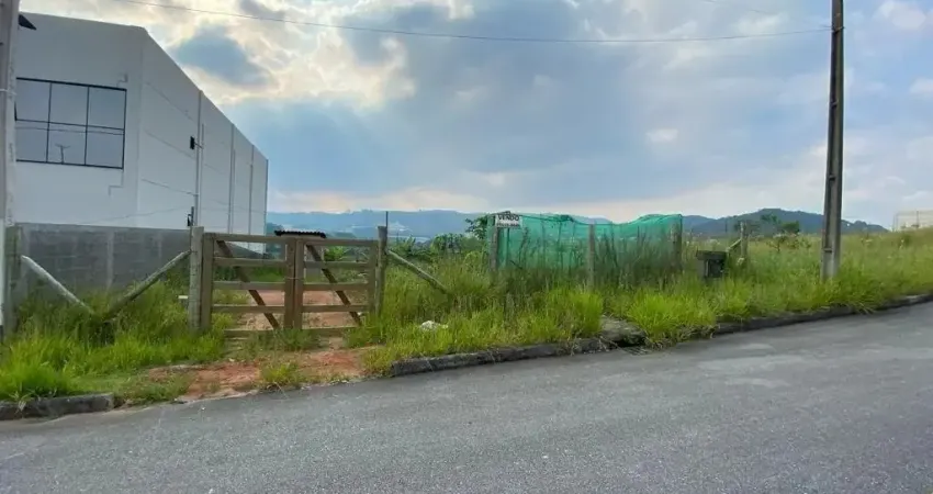Terreno Plano à Venda em Nova São José — Ideal para Construir ou Investir