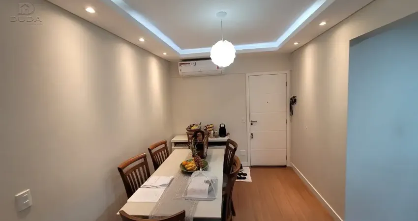 Apartamento mobiliado com suíte e sacada com churrasqueira no Caminho Verde