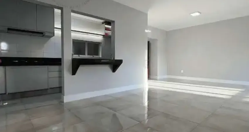 Apartamento à venda com, 3 dormitórios, 1 suíte, 2 banheiros, sacada, no edifício pomplano no centr