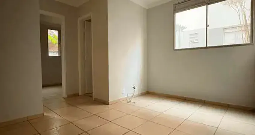 Apartamento à venda com,2 dormitórios, sala de estar e jantar, 1 banheiro, 1 vaga garagem, no bairr