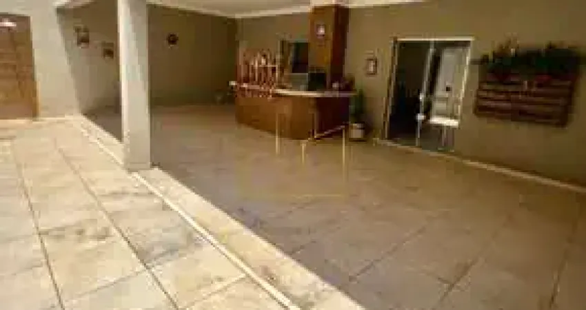 Casa à venda de 142 m² com 3 dorm. (sendo 1 suíte), 3 vagas, área gourmet, armários e quintal no b