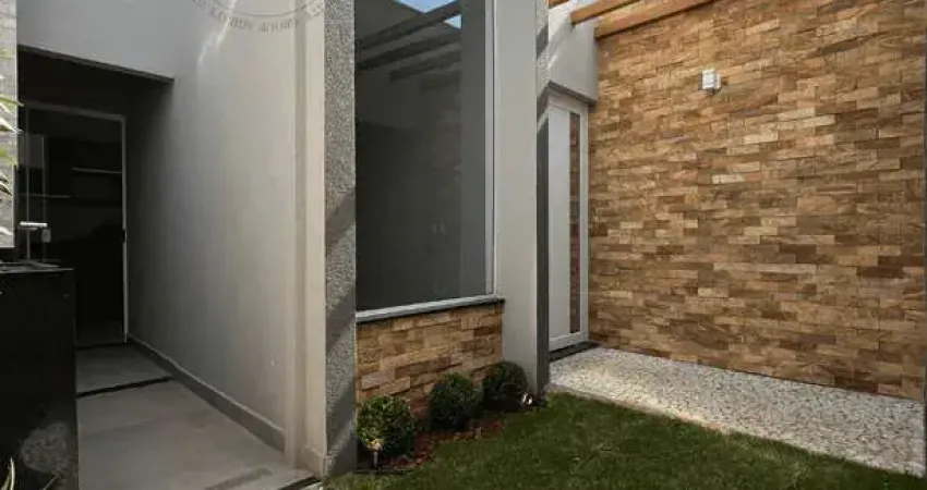 Casa à venda com, 3 dormitórios, 1 suíte, 2 banheiros, área gourmet, 2 vagas garagem, móveis planej