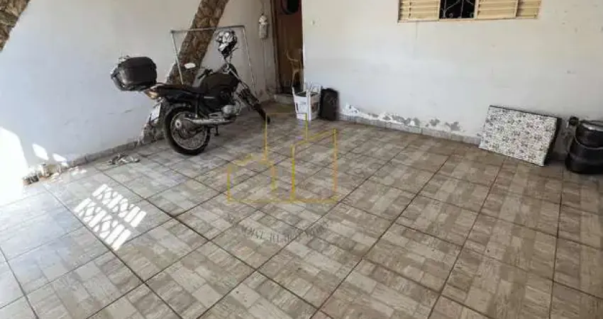 Casa á venda, oportunidade (preço de apartamento), com 02 dormitórios, 02 vagas de garagem e área g