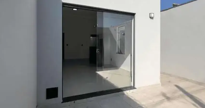 Casa á venda, com 3 dormitórios ( 1 suíte), sala de de jantar e cozinha americana, ambientes amplo