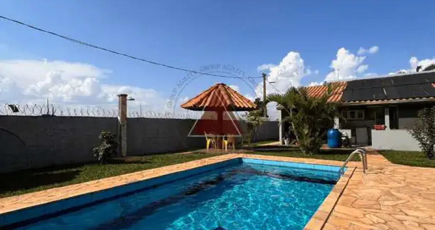 Chácara à venda com 2 dormitórios, 2 banheiros, área gourmet, piscina aquecida, pomar com frutífera