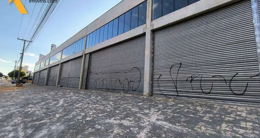 Loja com 1.834m², pé direito duplo, frente a 2ª avenida. inf.: (61) 9.8300-2010