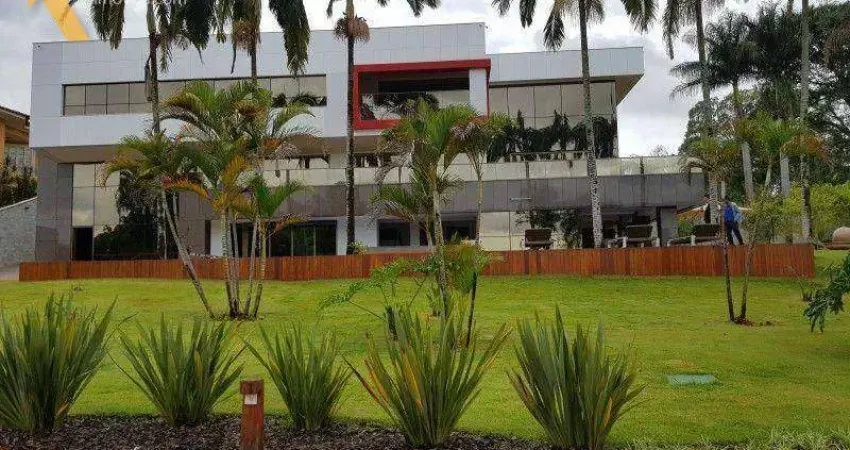 Suntuosa mansão com 1.312m² edificados em um terreno beira lago na ql 6 do lago sul.