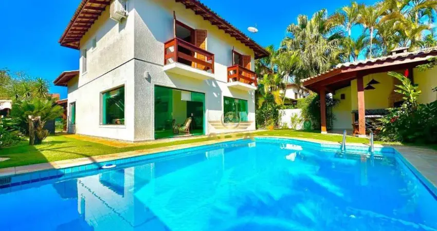 ALTO PADRÃO - Casa à venda com 3 suítes - Piscina e churrasqueira - 2 vagas - Pernambuco II - Guarujá/SP