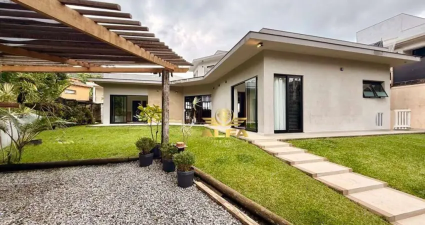 Casa à Venda no Pernambuco II em Guarujá | Alfa Imóveis Guarujá