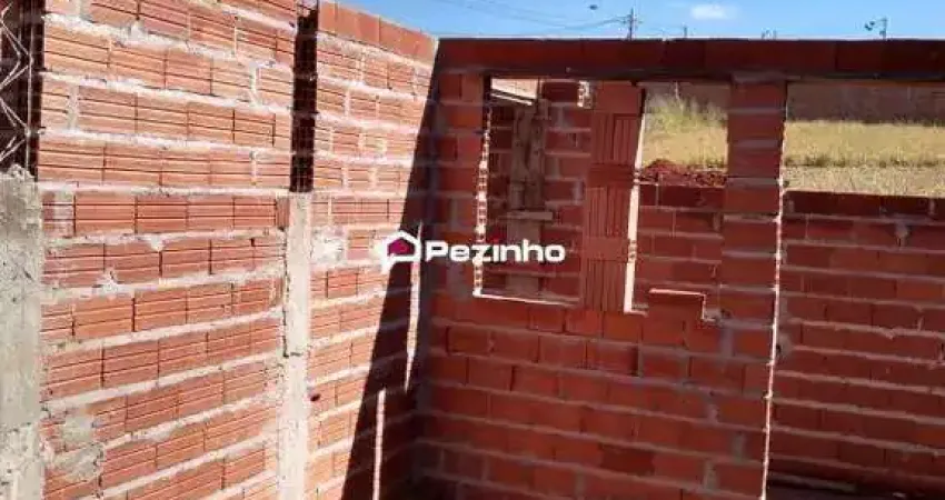 Imovel com 3 quartos, sendo uma suíte. sala, cozinha americana.