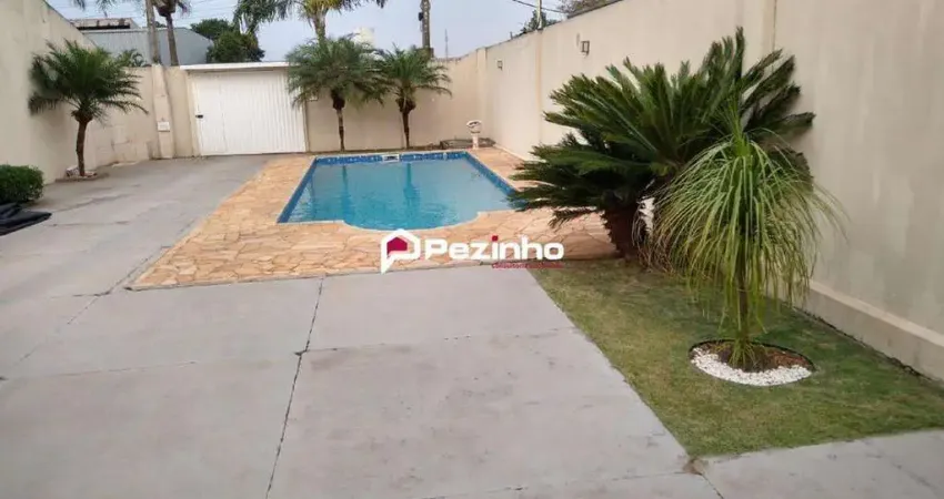 Lindíssima edícula, com 2 dormitórios sendo 1 suite, piscina, area livre, murada, portão eletrônico, próximo a supermercados, academias, escolas!