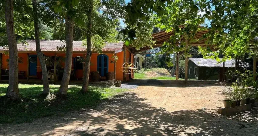 Chácara / sítio com 3 quartos à venda na Estrada da Cachoeira, 2000, Fazendinha, Campo Largo