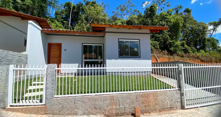 “a experiência de morar bem: casa com vista e área verde no parque arapongas.'