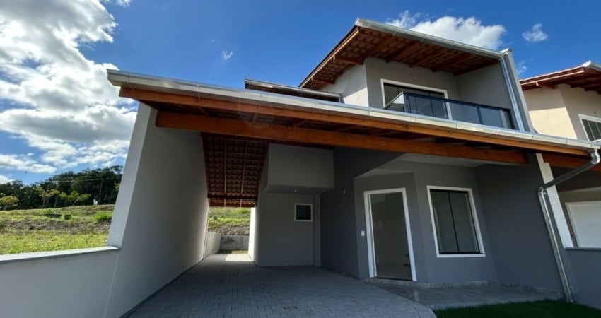 “sobrado de alto padrão no carijós — 136 m², 3 quartos e localização premium ao lado do centro'