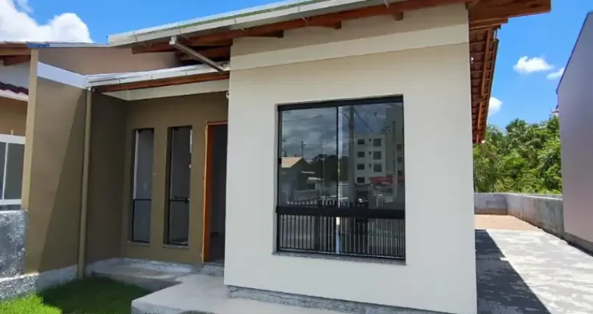 Casa no parque arapongas com 2 dormitórios, jardim, paver e fundos para área verde — r$ 315 mil