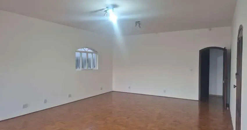 Casa com 5 salas, acess., sistema solar e estrutura pronta para o seu negócio