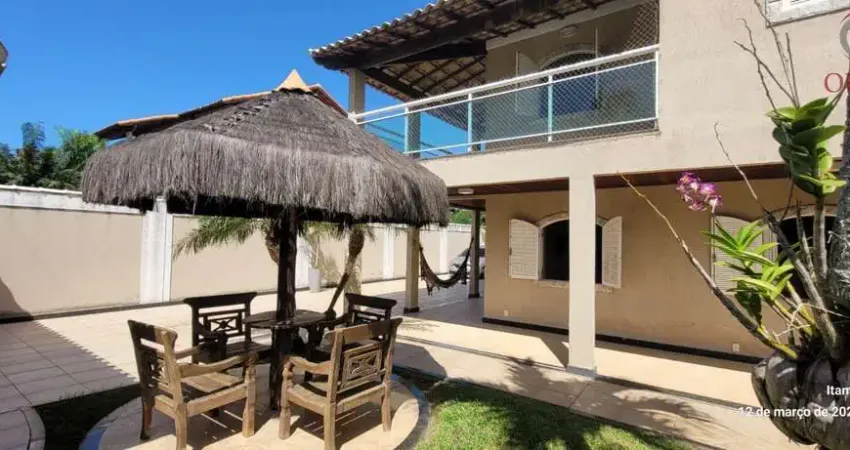 Residência Espaçosa e Sofisticada em Localização Privilegiada