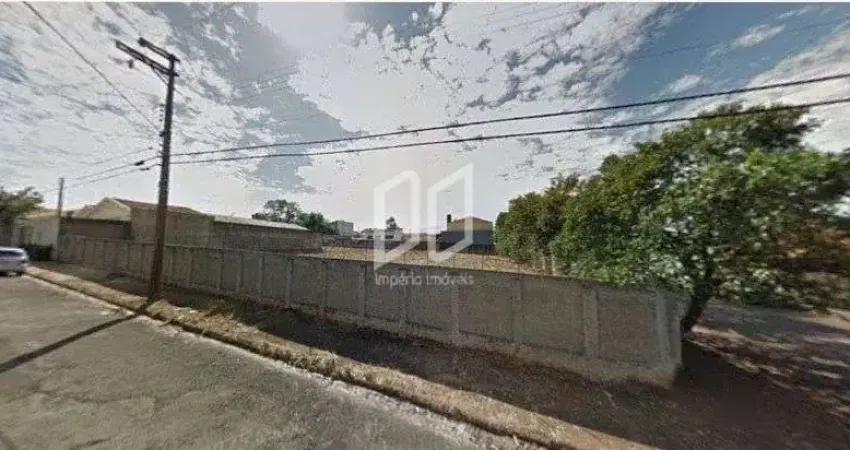 Terreno à venda na Avenida José Cezarini, Jardim Ártico, Araraquara