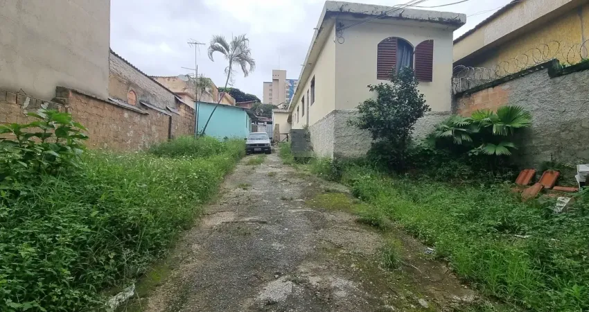 Casa rua clemente barreto, bairro alípio de melo em belo horizonte/mg