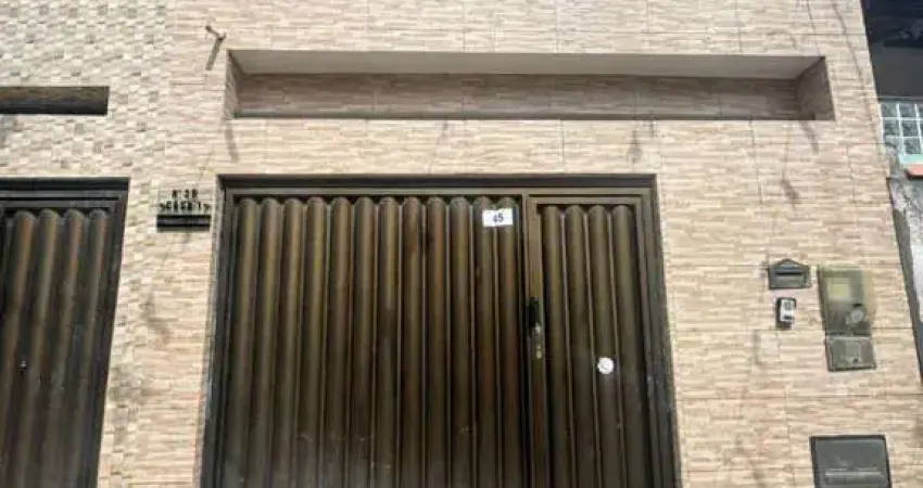 Casa individual à venda no centro de Lauro de Freitas – R$ 360.000,00.