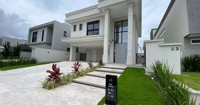 Casa de luxo em condomínio fechado em Camboriú-SC, Santa Regina  3 quartos, 3 suítes, 3 salas, 4 banheiros, 2 vagas de garagem  262,76 m² de área  Pronta para morar.