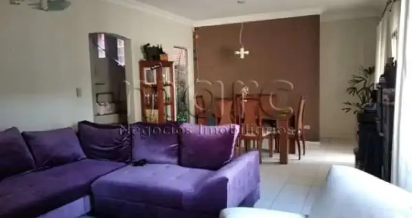 Casa com 3 quartos à venda na Rua Joaquim Piza, 327, Cambuci, São Paulo