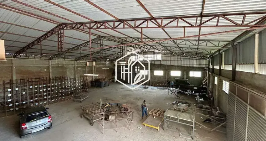 Barracão Comercial para Venda com 600m², Loja, Escritórios e Pé Direito Alto — Itaquaquecetuba/SP