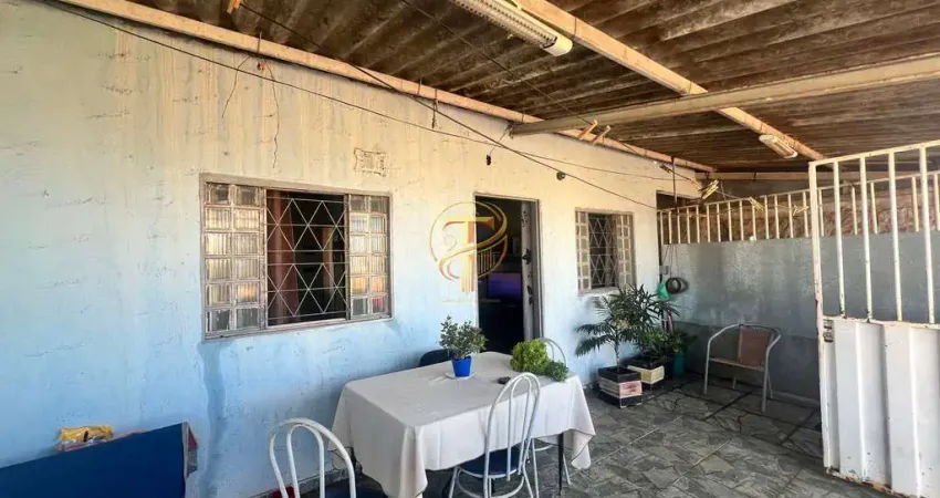 Casa escriturada, qr 502, aceita proposta, duas casas no lote, 1 quarto