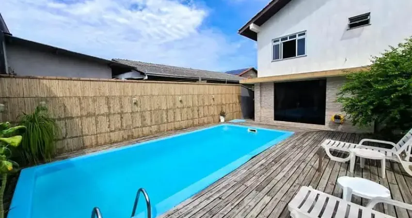 Casa à venda na Travessa Nossa Senhora dos Navegantes, 308, Centro, Navegantes