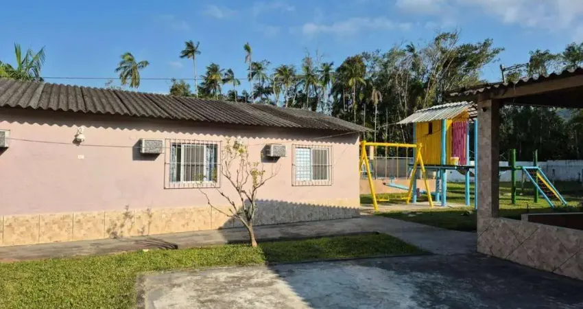 Casa tipo chácara com 3 dormitório + edícula com 3 dormitórios à venda, 3000 m² por r$ 954.000 - sitio são joão - bertioga/sp
