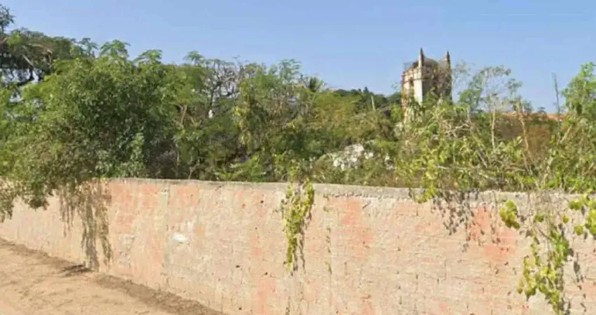 Terreno de 300m² no village com ótima localização e preço imperdível – ideal para construir ou inve