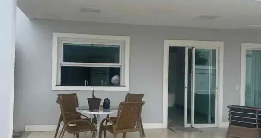 Excelente casa à venda no condomínio athenas com 3 suítes, 450m² de área útil – campos dos goytacaz