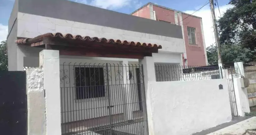 Casa à venda no parque leopoldina – campos dos goytacazes | 2 quartos, 1 banheiro, quintal espaçoso