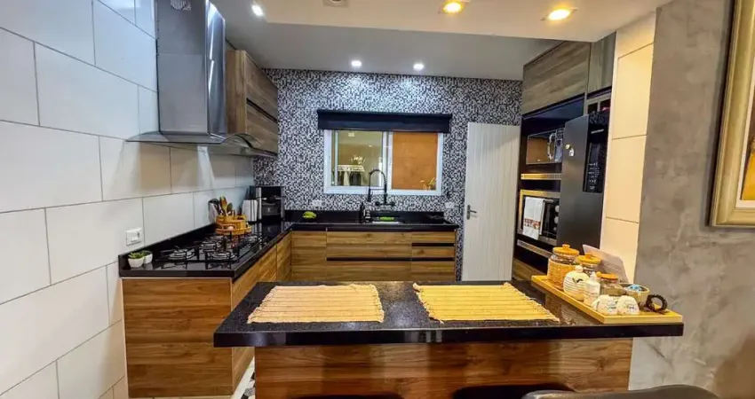 Sobrado à venda no maitinga – 105 m² | 3 dorms, piscina privativa, a 100m da praia