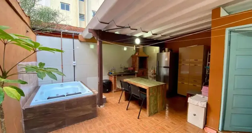 Casa bem espaçosa , super aconchegante , localizada em guilhermina , praia grande , sp