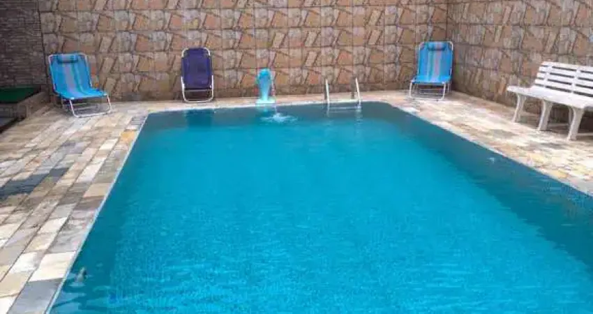 Casa à venda no jardim raphael, bertioga – conforto, amplitude e localização privilegiada