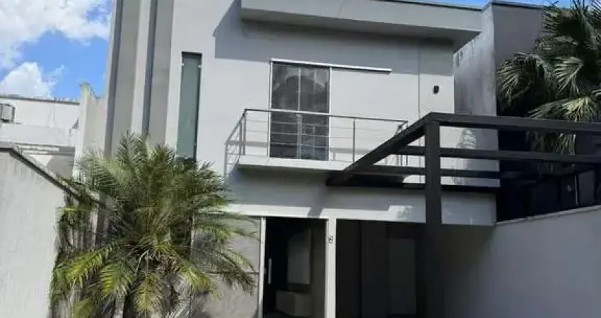 Casa duplex nascente com 3 quartos, suíte e área gourmet completa, tarumã, manaus.