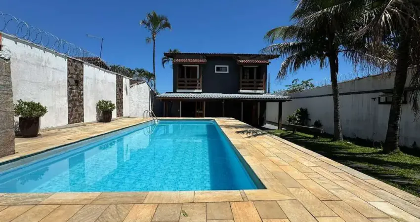 Sobrado amplo com 4 quartos, sendo1 suíte, piscina e área gourmet - indaiá, bertioga/sp