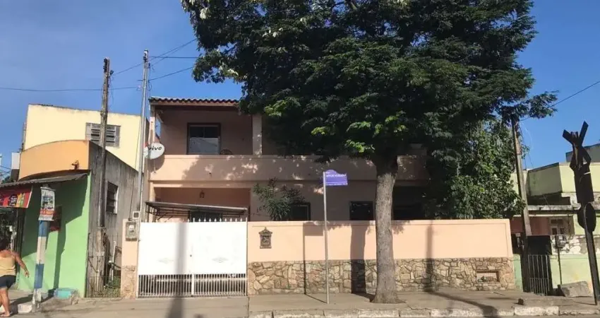 Casa à venda em nova brasília com 4 quartos, quintal e excelente localização. campos dos goytacazes