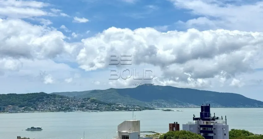 Cobertura duplex reformada com vista para o mar em coqueiros