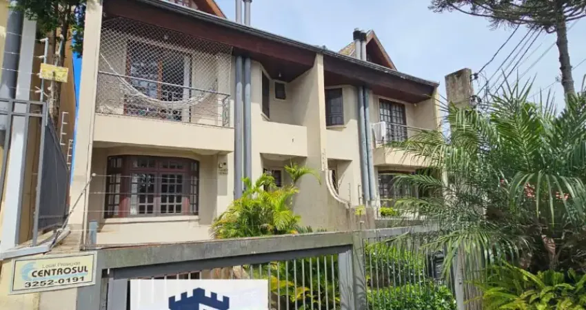 Lindo sobrado quadriplex no bairro ahú com 3 suítes espaço gourmet com ofurô