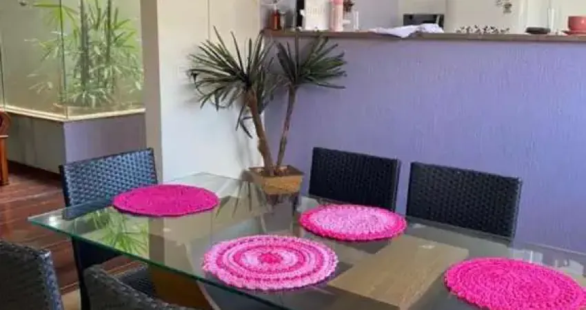 Casa à venda no Jardim Paulistano, Ribeirão Preto-SP: 3 quartos, 1 suíte, 2 salas, 4 banheiros, 3 vagas de garagem. 206 m². Zona leste! Quer Imóvel Negócios Imobiliários.