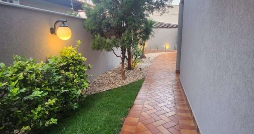 Sobrado de Luxo à Venda em City Ribeirão, Ribeirão Preto-SP  3 Quartos, 3 Suítes, 370m²  4 Vagas de Garagem