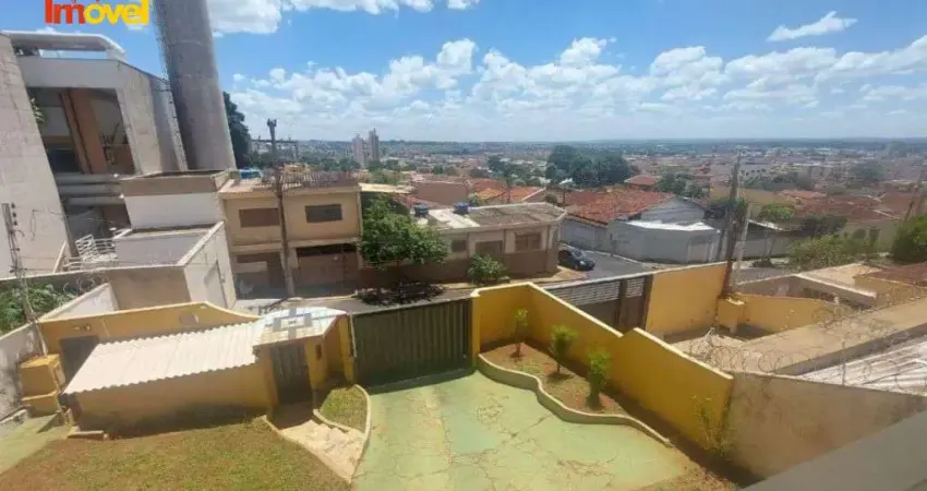 Imperdível Casa a Venda em Ribeirão Preto-SP, Vila Tamandaré! 4 Quartos, 1 Suíte, 2 Salas, 3 Banheiros, 6 Vagas, 302m²!