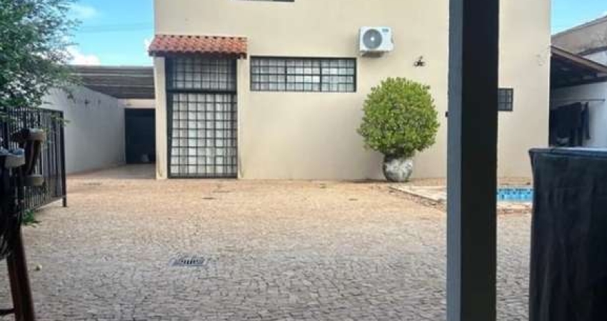 Imperdível: Casa à venda em Ribeirão Preto-SP, bairro City Ribeirão, 3 quartos, 1 suíte, 2 salas, 4 banheiros, 282m². Venha conferir!