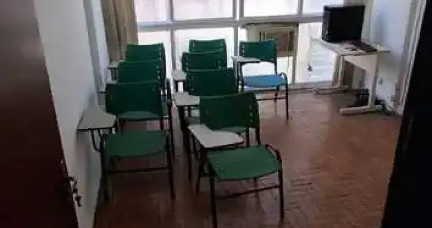 Sala Comercial à Venda no Centro de Ribeirão Preto-SP: 1 sala, 1 banheiro, 27,05 m² de área.