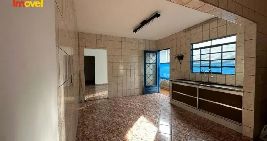 Casa para locação de 2 quartos no Jardim Bela Vista, Ribeirão Preto-SP: 106m², 1 sala, 1 banheiro e 2 vagas de garagem!